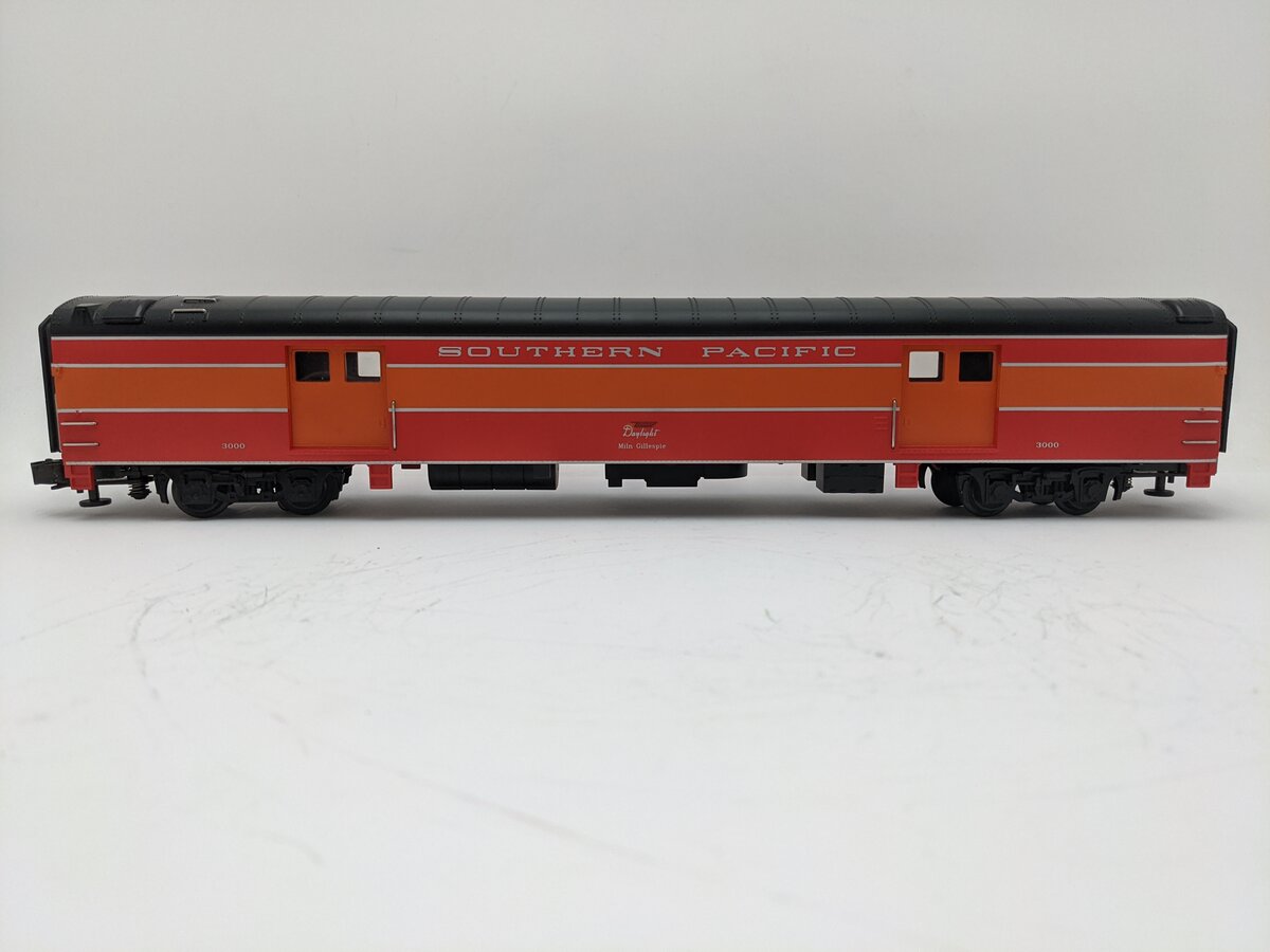 MTH 20-6523 Southern Pacific 70' Streamlined Baggage Car EX