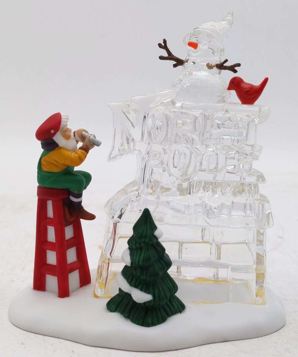 Dept 56 56366 A Busy Elf North Pole Sign LN/Box