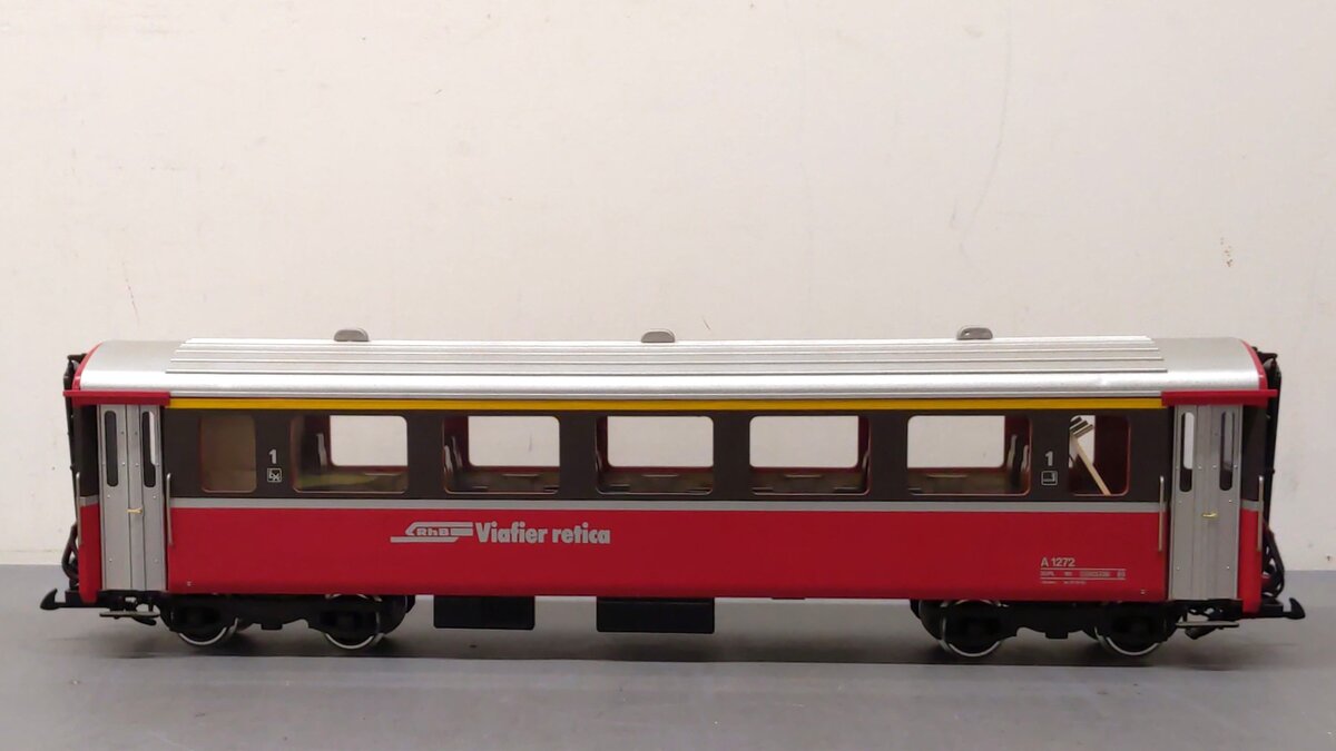 LGB 3067 G Scale Swiss 1st Class Rhatische Bahn Passenger Car (Metal Wheels) EX/Box