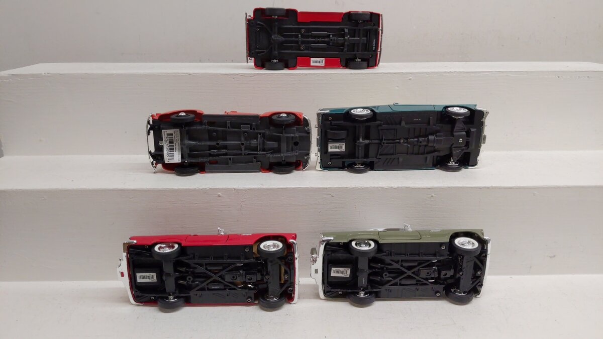 Motor Max & Other 1:24 Assorted Vehicles [5] EX
