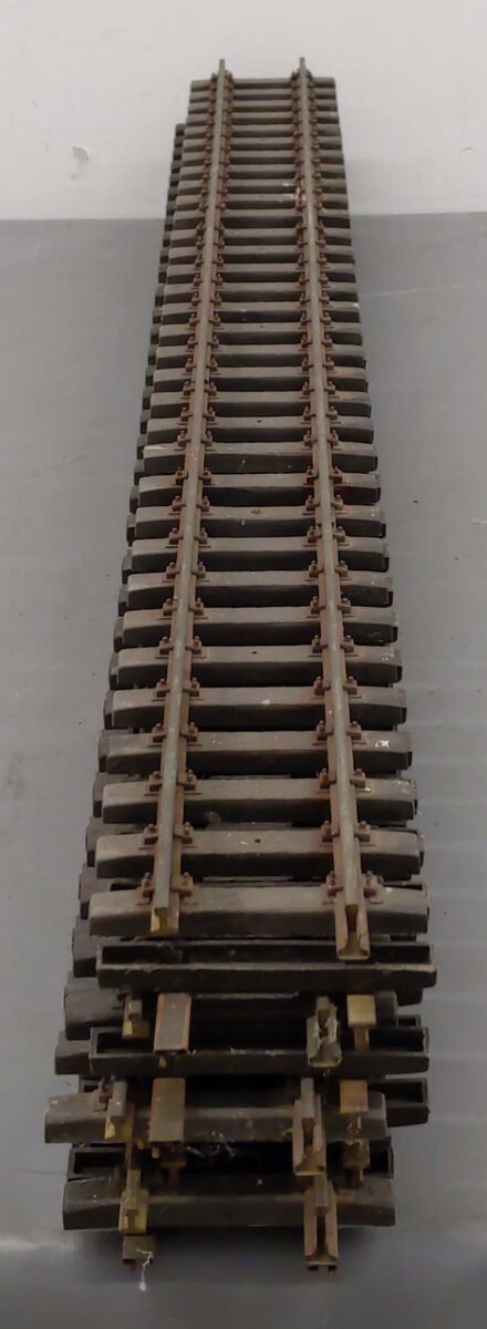 Aristo-Craft 11070 Euro Brass 3' Straight Track (8)