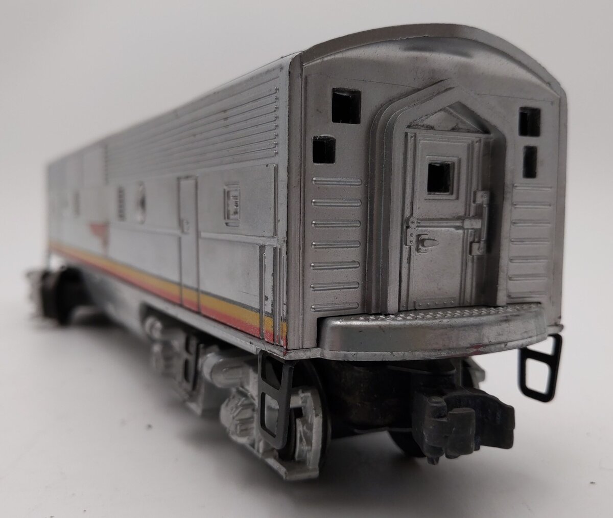 Lionel 2343C Vintage O Santa Fe F-3 Screen Top Non-Pwd. B-Unit Diesel Locomotive VG