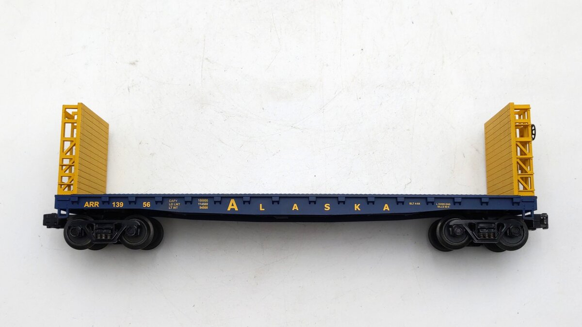 MTH 30-76088 O Gauge Alaska Bulkhead Flatcar with Pipe Load EX