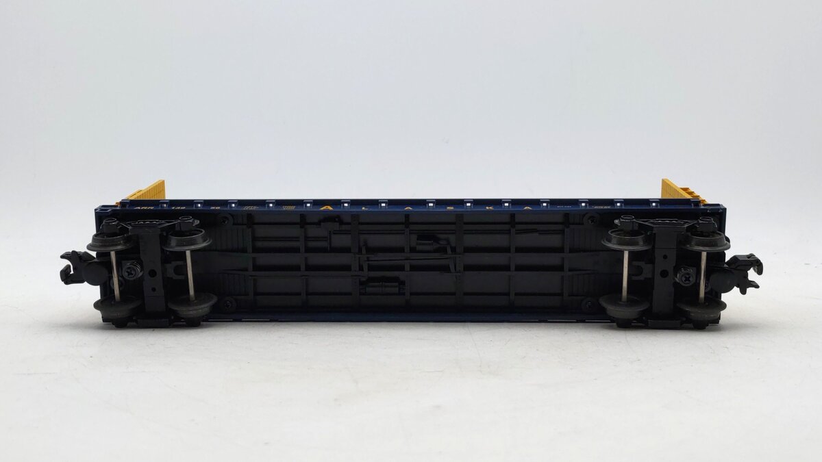 MTH 30-76088 O Gauge Alaska Bulkhead Flatcar with Pipe Load EX