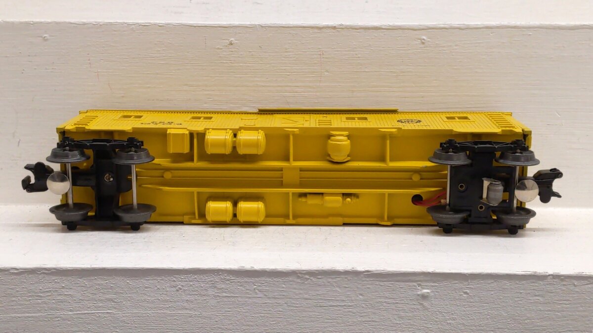 Lionel 6-5724 O Gauge Pennsylvania Illuminated Bunk Car #5724 EX