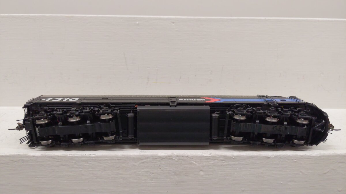 Rapido Trains 028599 HO Amtrak EMD E8A Diesel Locomotive Sound/DC/DCC #4316 EX/Box