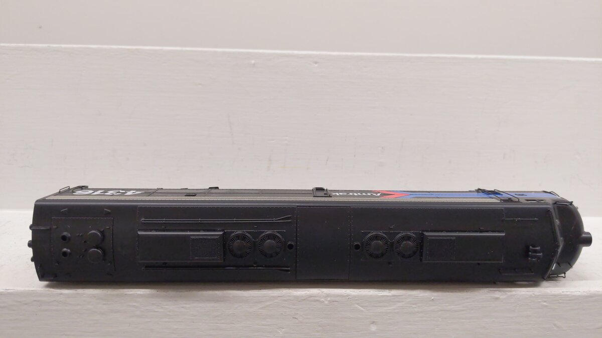 Rapido Trains 028599 HO Amtrak EMD E8A Diesel Locomotive Sound/DC/DCC #4316 EX/Box