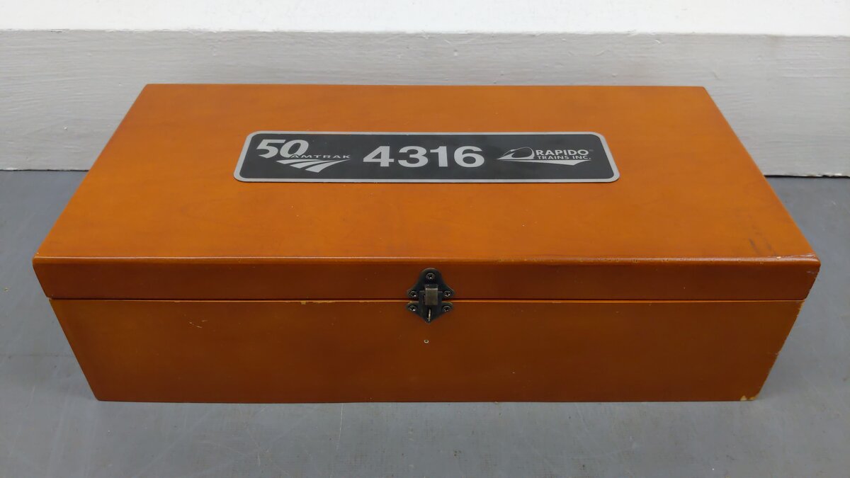 Rapido Trains 028599 HO Amtrak EMD E8A Diesel Locomotive Sound/DC/DCC #4316 EX/Box