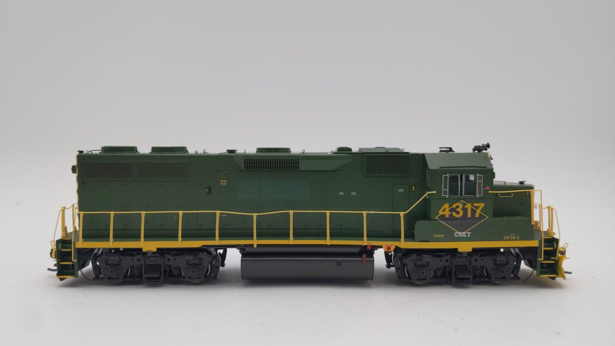 Athearn G65639 HO Scale GP39-2 CSX Diesel Locomotive #4317 w/ DCC EX/Box