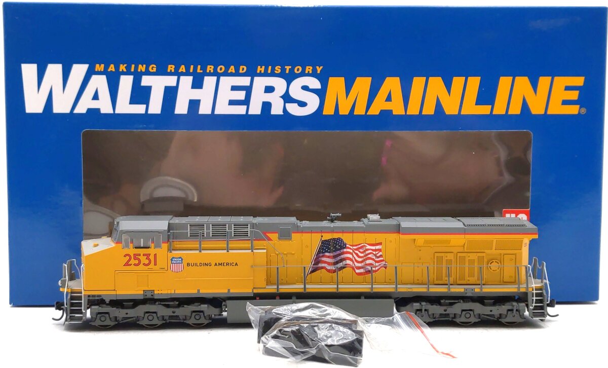Walthers 910-20173 HO Union Pacific GE ES44AH Diesel Locomotive Sound/DCC #2531 EX/Box