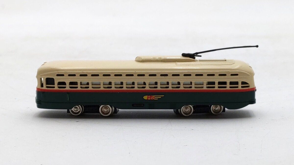 Bachmann 62995 N Scale PCC Streamline Trolley EX