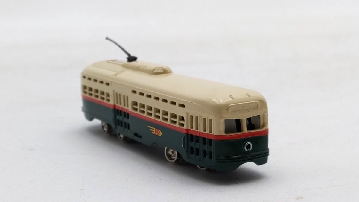 Bachmann 62995 N Scale PCC Streamline Trolley EX