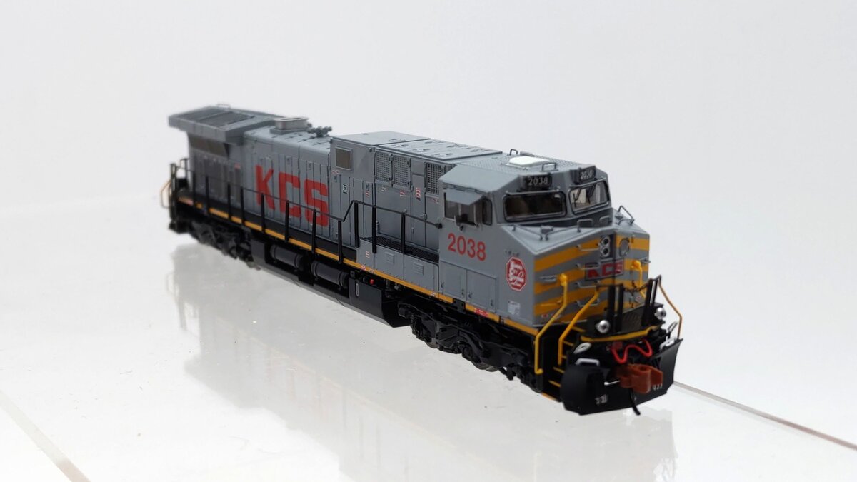 Scale Trains SXT40616 N Scale Kansas City Southern AC4400 Diesel Engine #2038 LN/Box