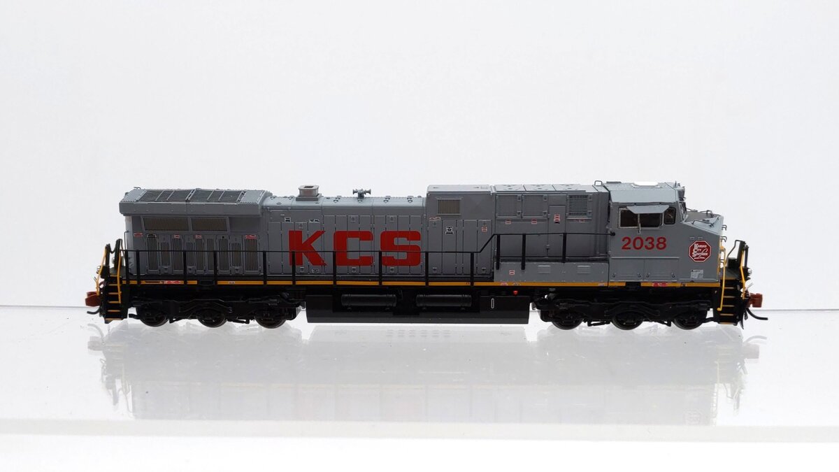 Scale Trains SXT40616 N Scale Kansas City Southern AC4400 Diesel Engine #2038 LN/Box