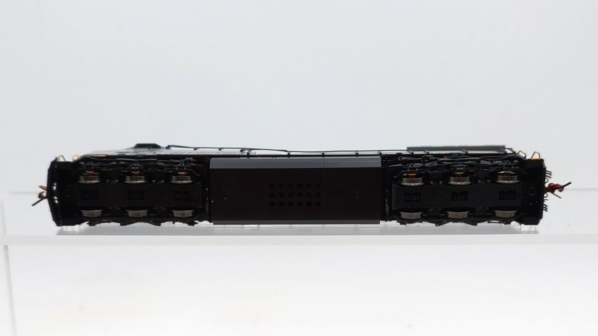 Scale Trains SXT40616 N Scale Kansas City Southern AC4400 Diesel Engine #2038 LN/Box