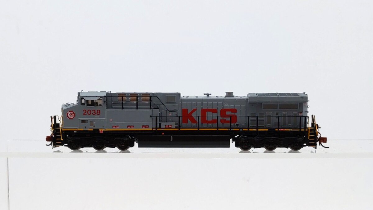 Scale Trains SXT40616 N Scale Kansas City Southern AC4400 Diesel Engine #2038 LN/Box