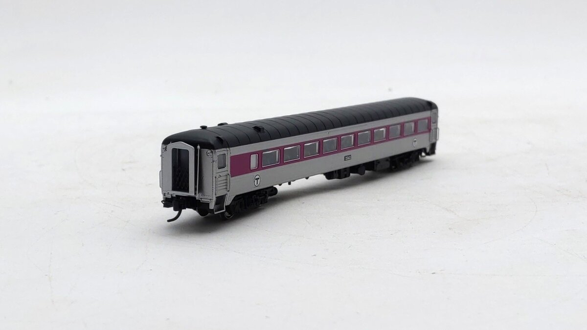 Rapido Trains 517029 N Scale MBTA 8600-Series Coach Passenger Car #2562