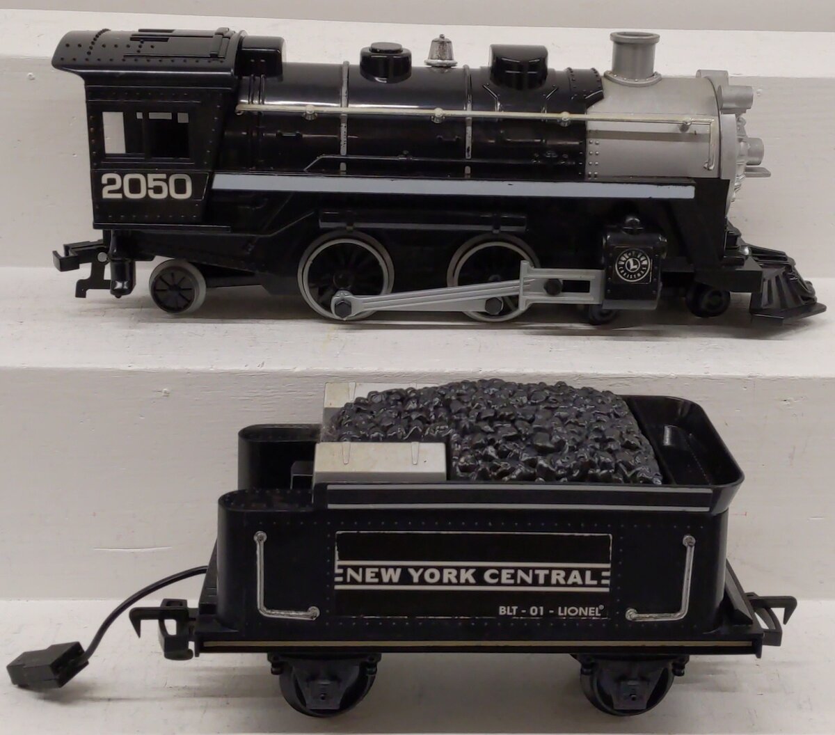 Lionel 62050 G Gauge NYC Flyer Steam Locomotive and Tender Only #2050 VG
