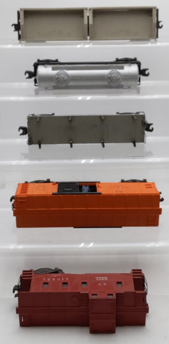 Lionel Vintage O Gauge Freight Cars #335955,6465,2411,63132,6357 [5] VG