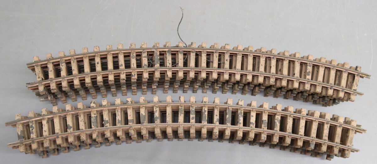 Aristo-Craft 11800 Euro-Style Brass 10 Ft. Diameter Curved Track Sections (16)
