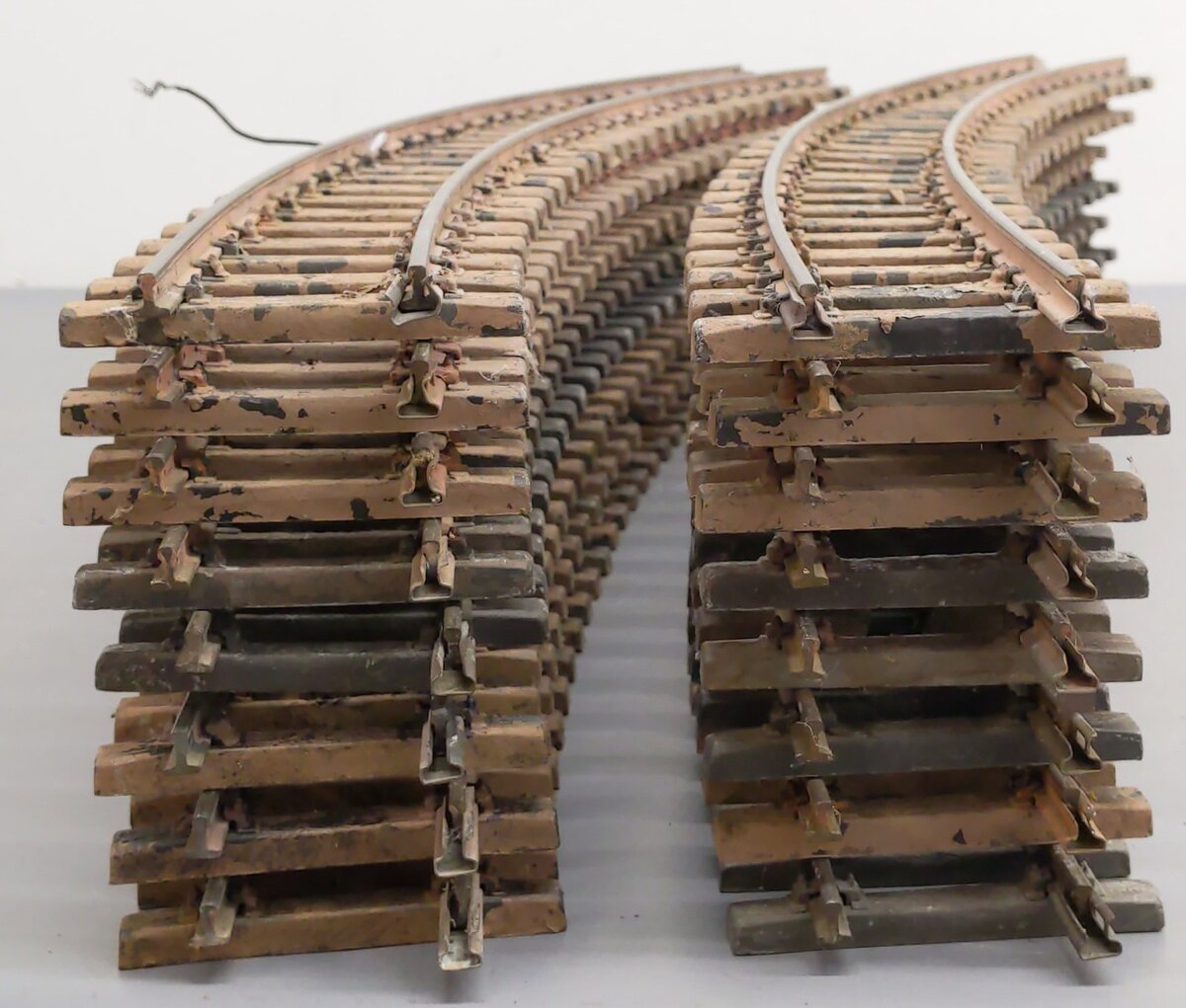 Aristo-Craft 11800 Euro-Style Brass 10 Ft. Diameter Curved Track Sections (16)