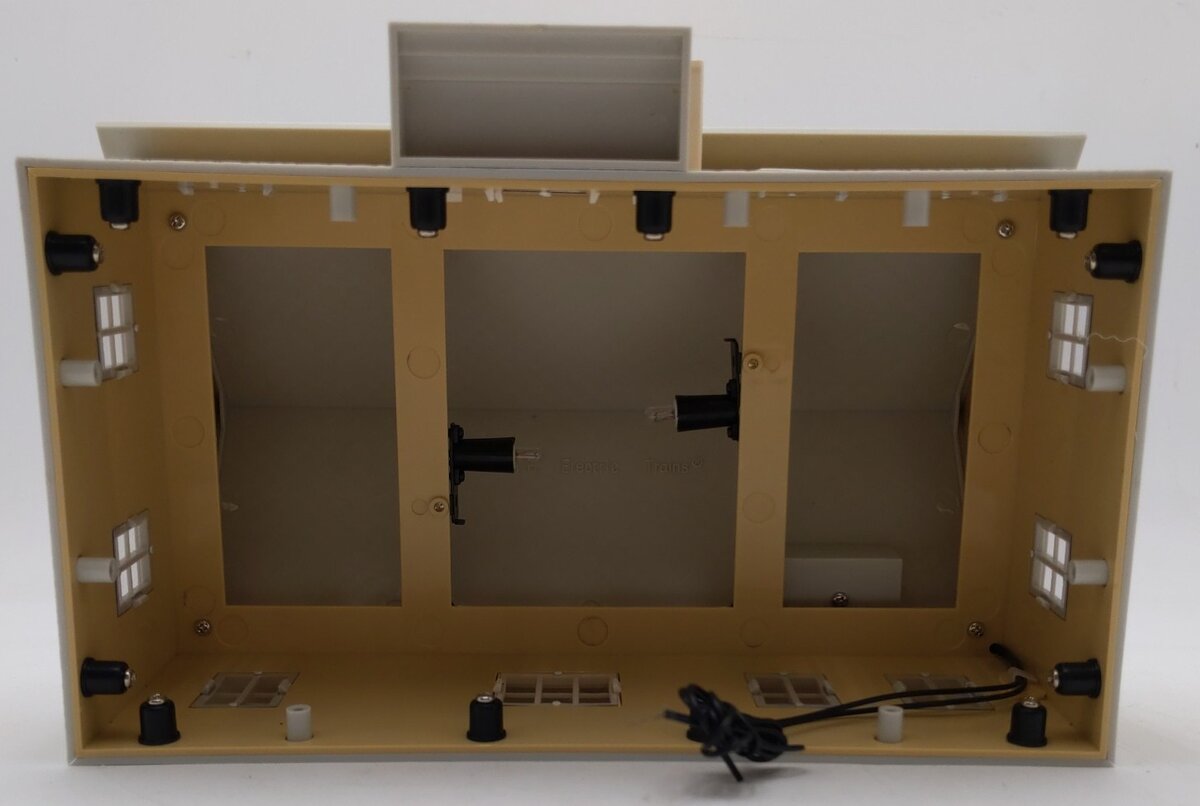MTH 30-90031 O Schoolhouse Building LN