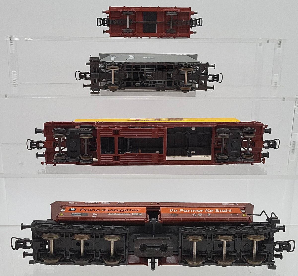 Roco HO Scale Freight Car Assortment: 46391, 46250, 46362, 44314C [4] EX/Box