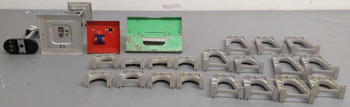 Lionel Vintage O Gauge Accessories #110,154,1045,3462P,494 [5] VG