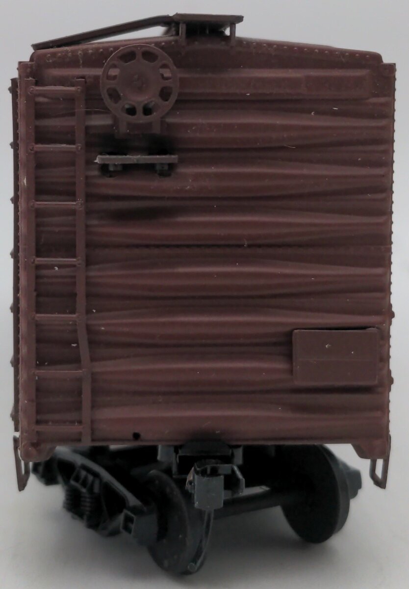 American Models 2210 S Scale (Hi-Rail) AT&SF 40' Plug Door Box Car EX/Box