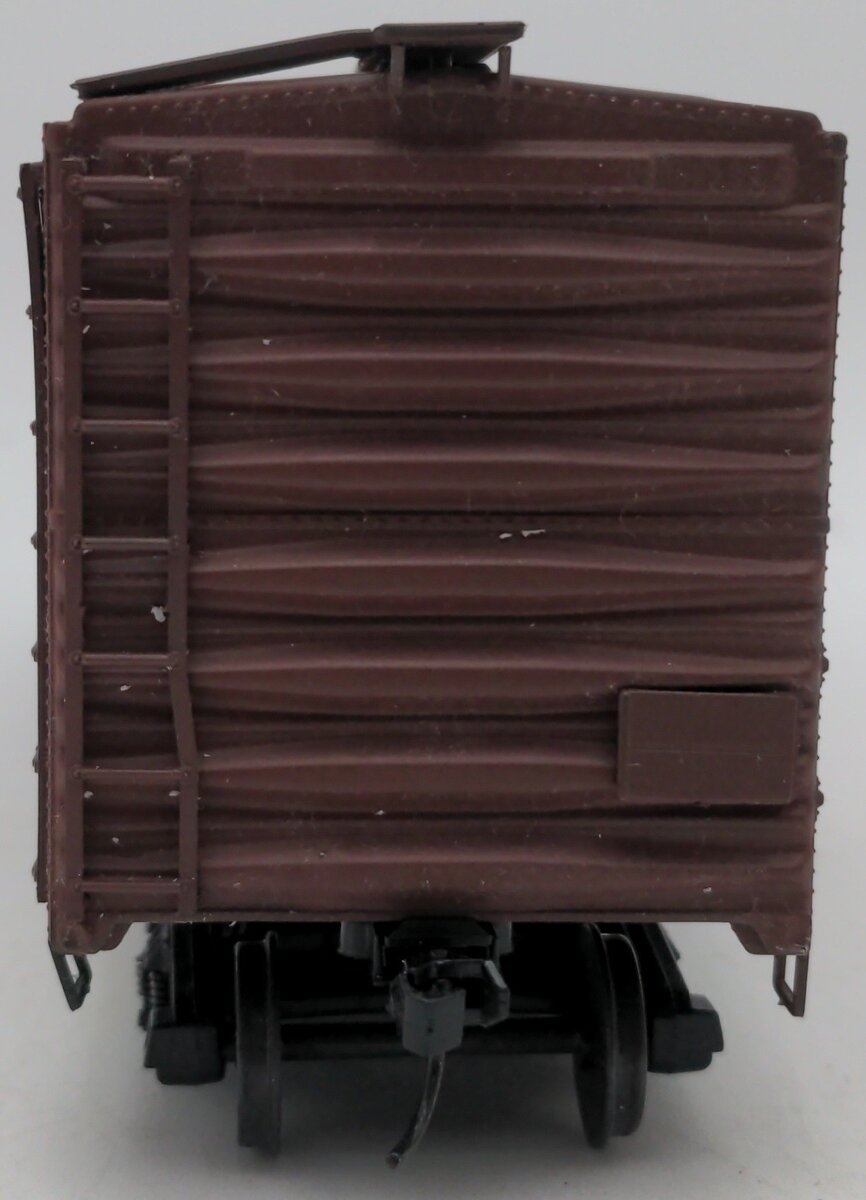 American Models 2210 S Scale (Hi-Rail) AT&SF 40' Plug Door Box Car EX/Box