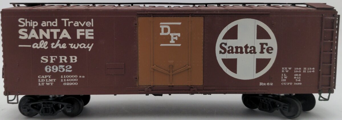 American Models 2210 S Scale (Hi-Rail) AT&SF 40' Plug Door Box Car EX/Box