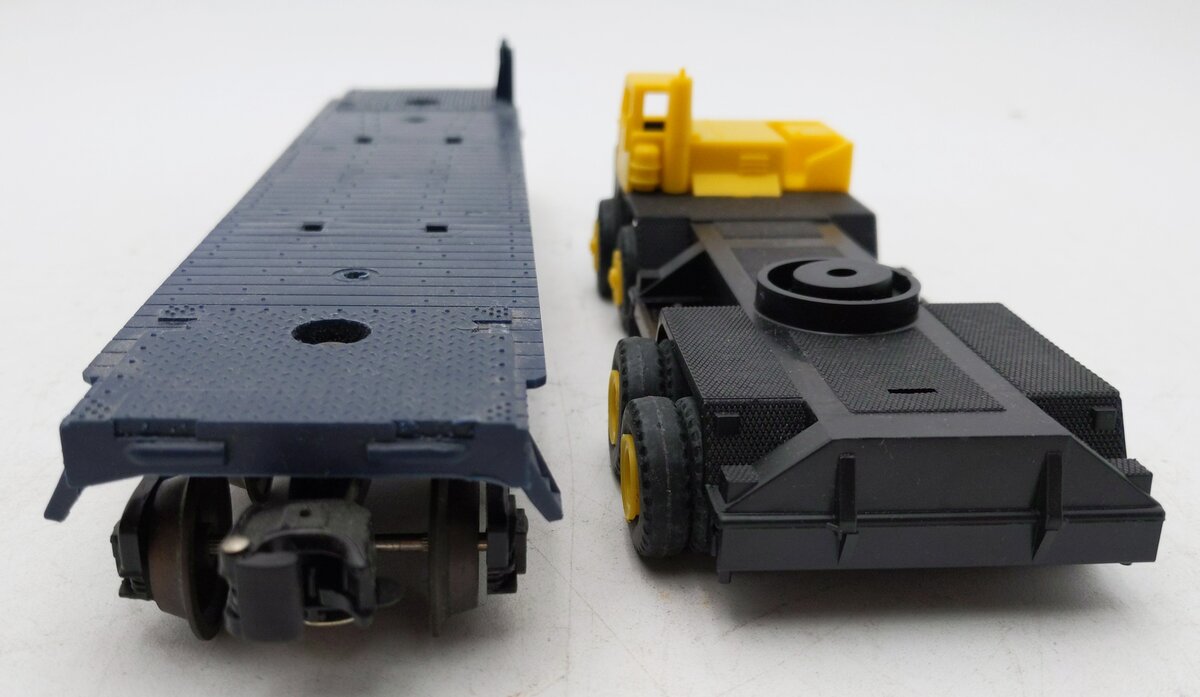 Lionel 6-9157 O Gauge Chesapeake & Ohio Flatcar with Construction Crane Kit EX/Box