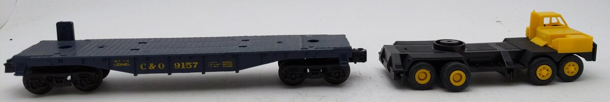 Lionel 6-9157 O Gauge Chesapeake & Ohio Flatcar with Construction Crane Kit EX/Box