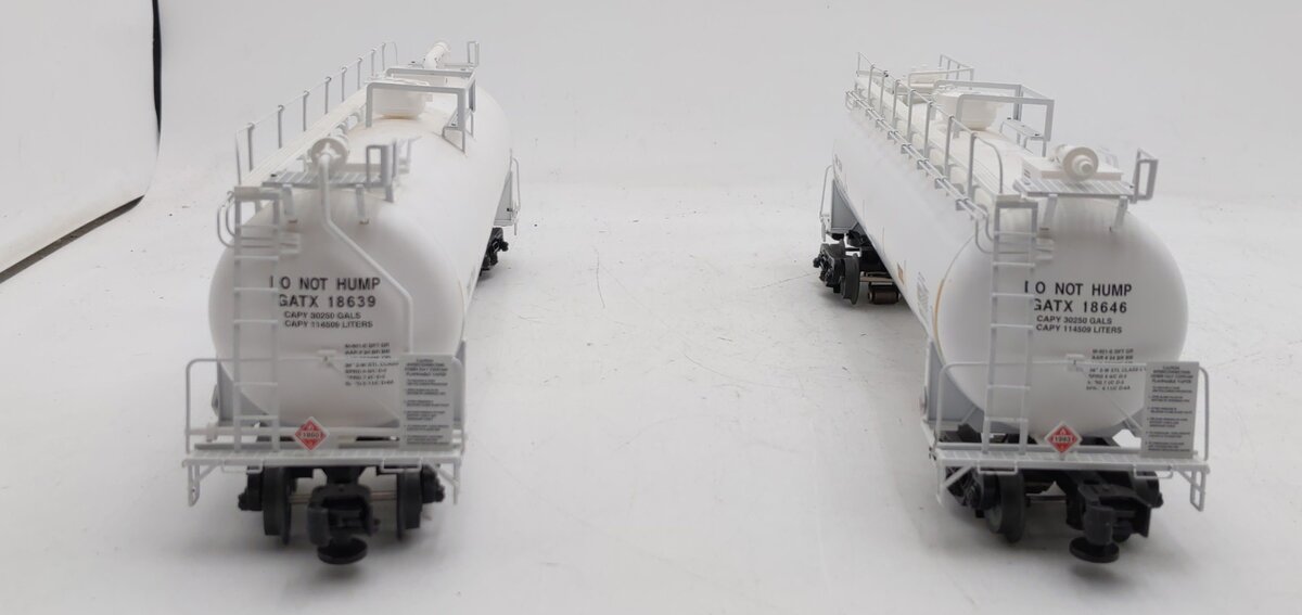 Lionel 6-85108 O TankTrain with End of Traine Device #18639/18646 (Set of 2) VG/Box