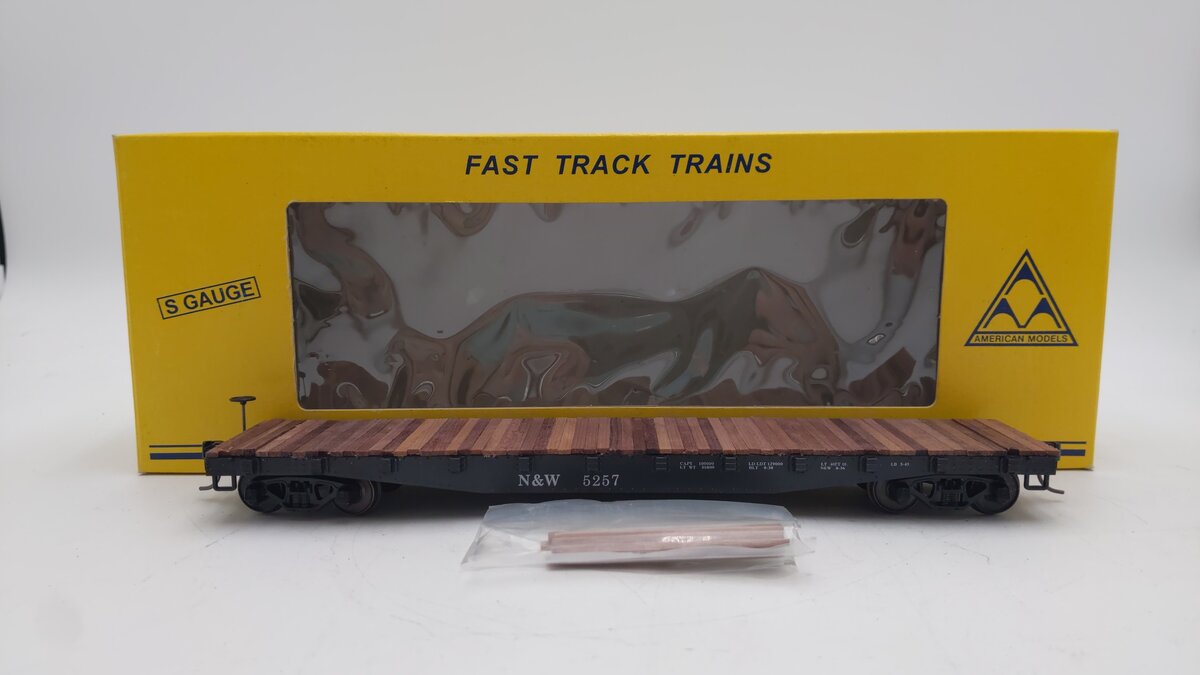 American Models 6015 S Norfolk & Western 46' Flat Car w/o Load #5257 EX/Box