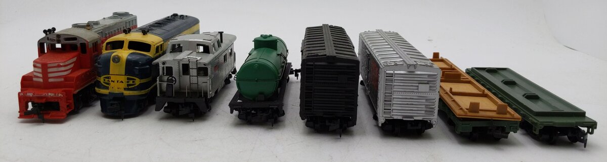 Mantua & Assorted HO Scale Locomotives & Freight Cars [8] VG