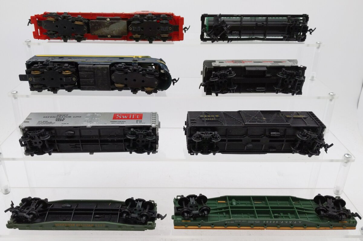 Mantua & Assorted HO Scale Locomotives & Freight Cars [8] VG