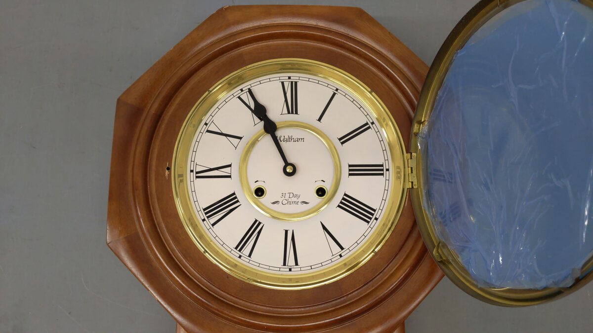 Waltham 31-Day Chime Schoolhouse Wood Regulator Wall Clock with Pendulum And Key EX