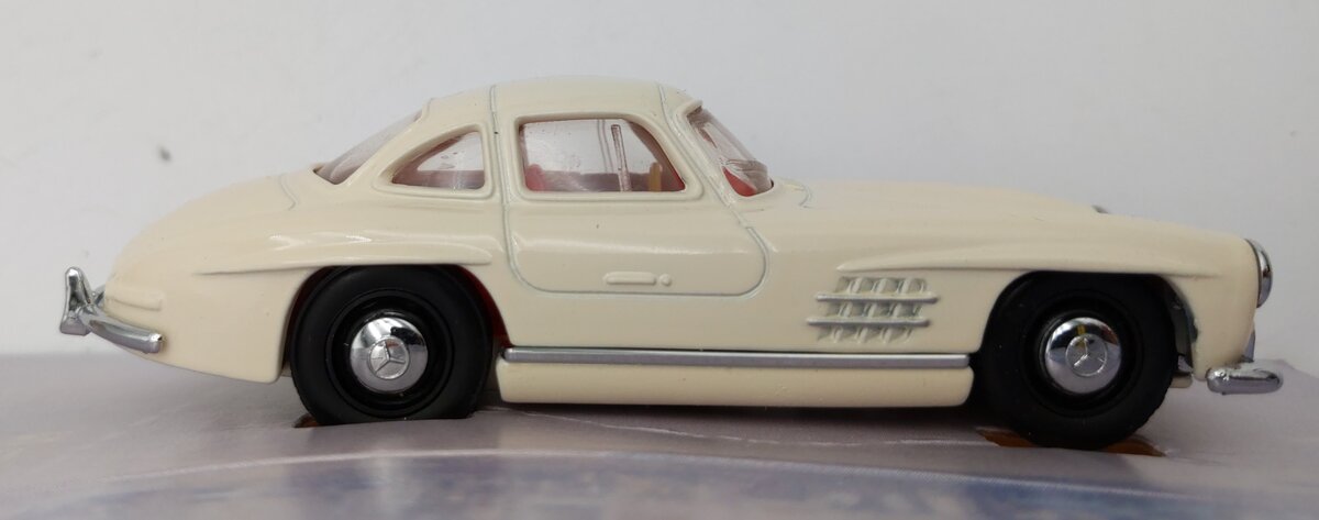 Matchbox DY-12B 1:43 Scale Dinky Collection 1955 Mercedes Benz 300SL Gullwing LN/Box