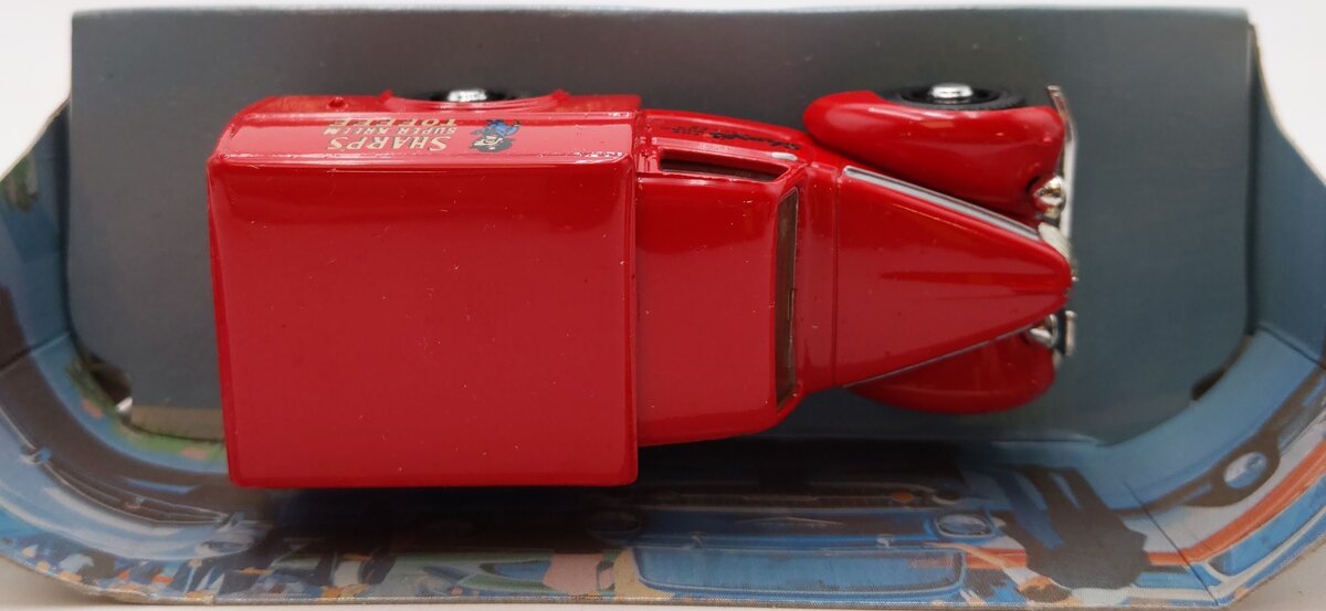 Matchbox The Dinky Collection DY-8 1:43 Scale 1948 Commer 8 CWT Van LN/Box
