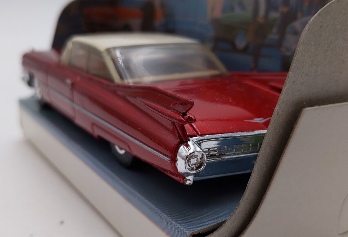 Matchbox DY-7C 1:43 Scale 1959 Cadillac Coupe De Ville LN/Box