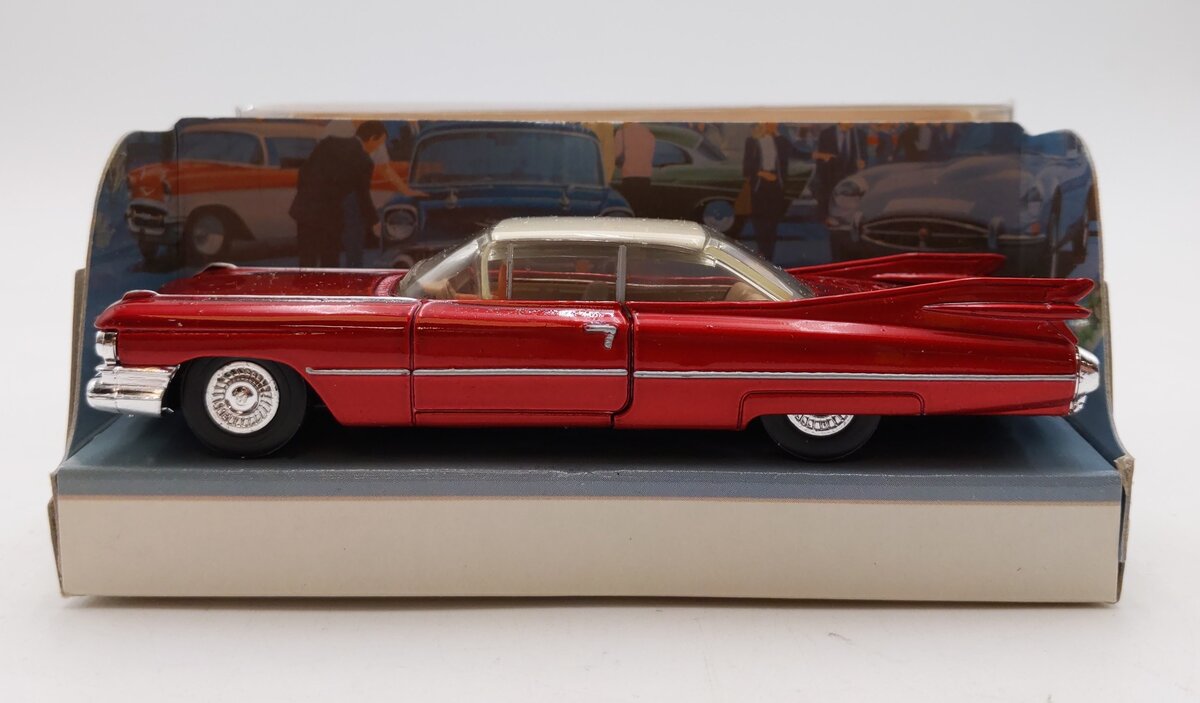 Matchbox DY-7C 1:43 Scale 1959 Cadillac Coupe De Ville LN/Box