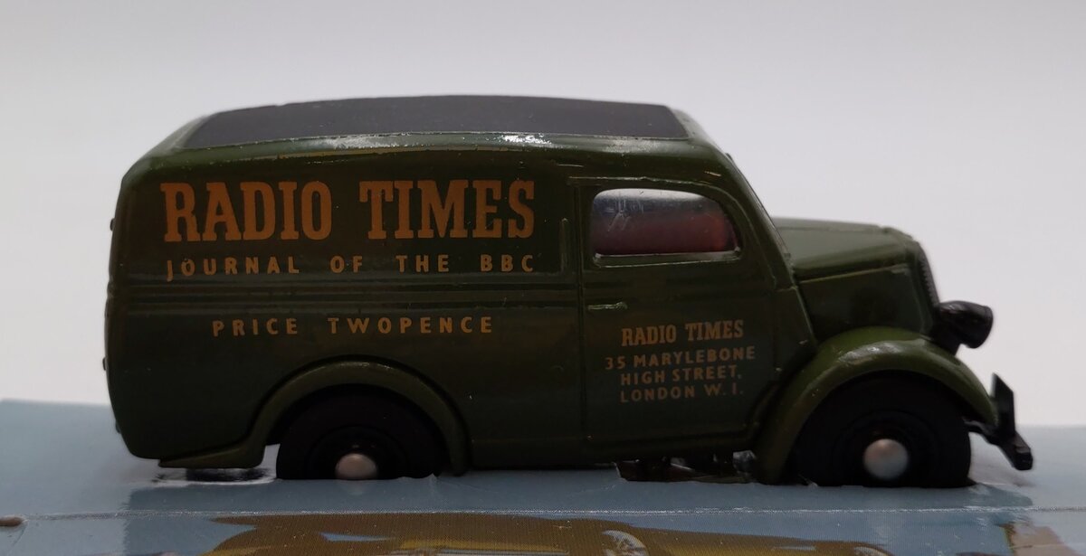 Matchbox The Dinky Collection DY-4 1:43 Scale 1950  Ford E83W 10 CWT Van LN/Box