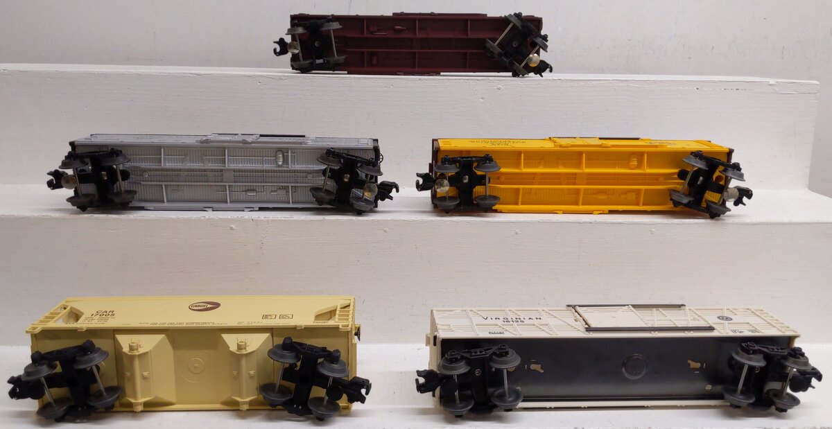 Lionel O Assorted Freight Cars 6-17005, 6-16125, 6-5716, 6-5713 6-5731 [5] EX/Box