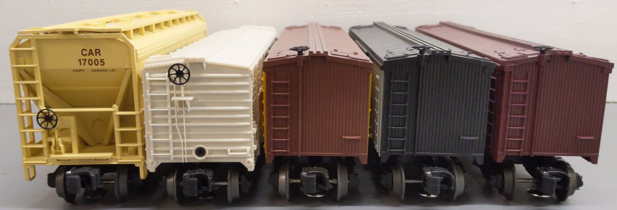 Lionel O Assorted Freight Cars 6-17005, 6-16125, 6-5716, 6-5713 6-5731 [5] EX/Box