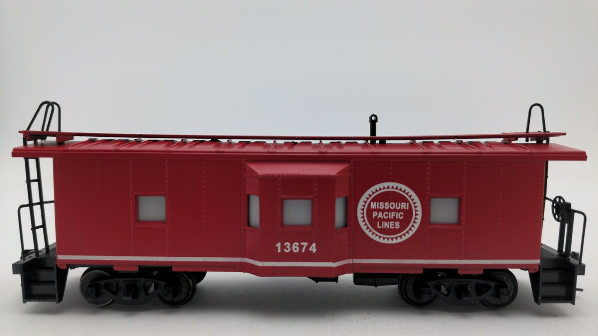 American Models 7723 S Scale Missouri Pacific Lines Caboose #13674 VG/Box