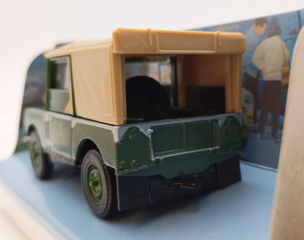 Matchbox DY-9 1:43 Scale Dinky 1949 Land Rover The Dinky Collection LN/Box