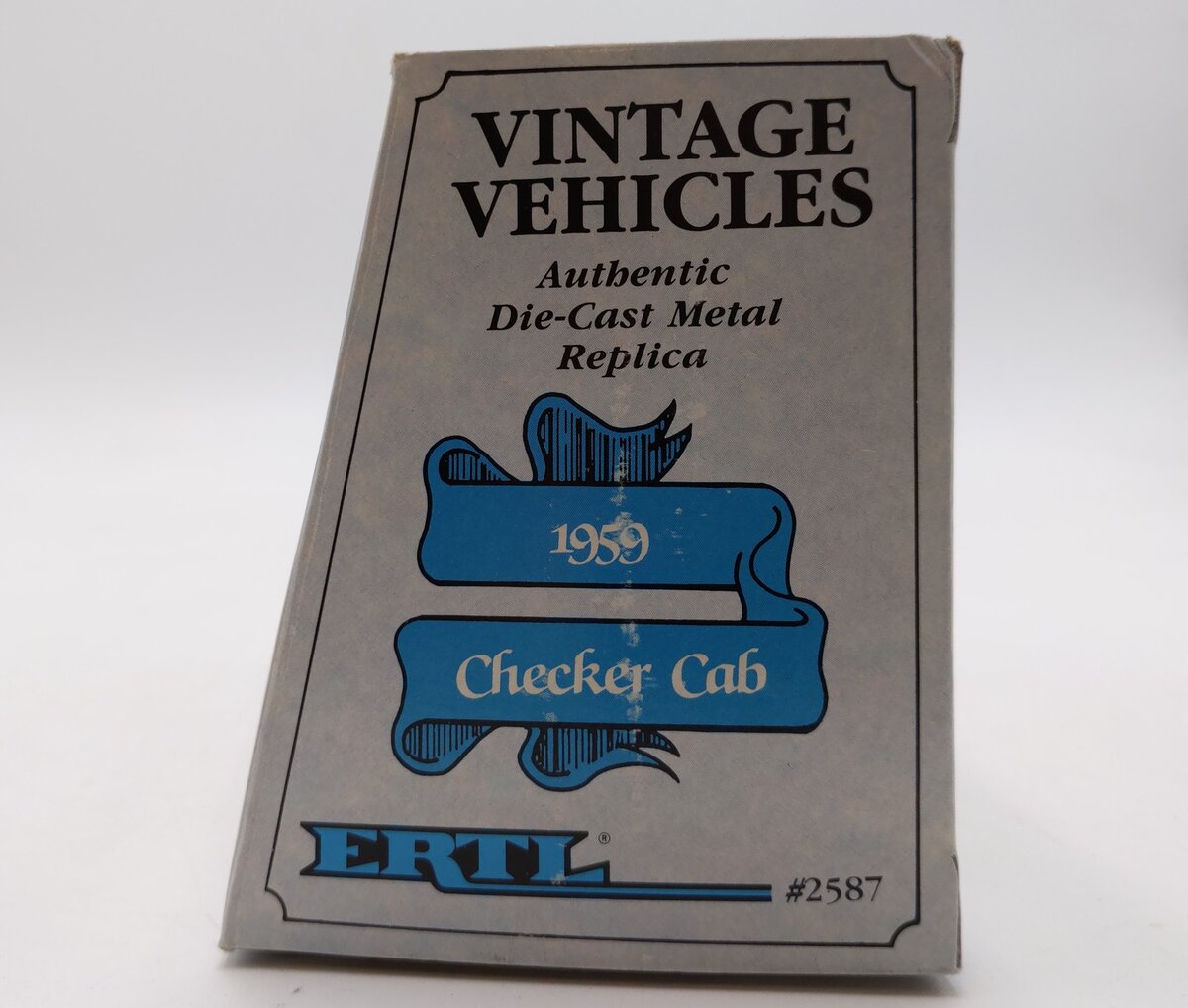 Ertl 2587 1:43 Scale Die Cast Vintage Vehicles Yellow 1959 Checker Cab (No Logo) LN/Box