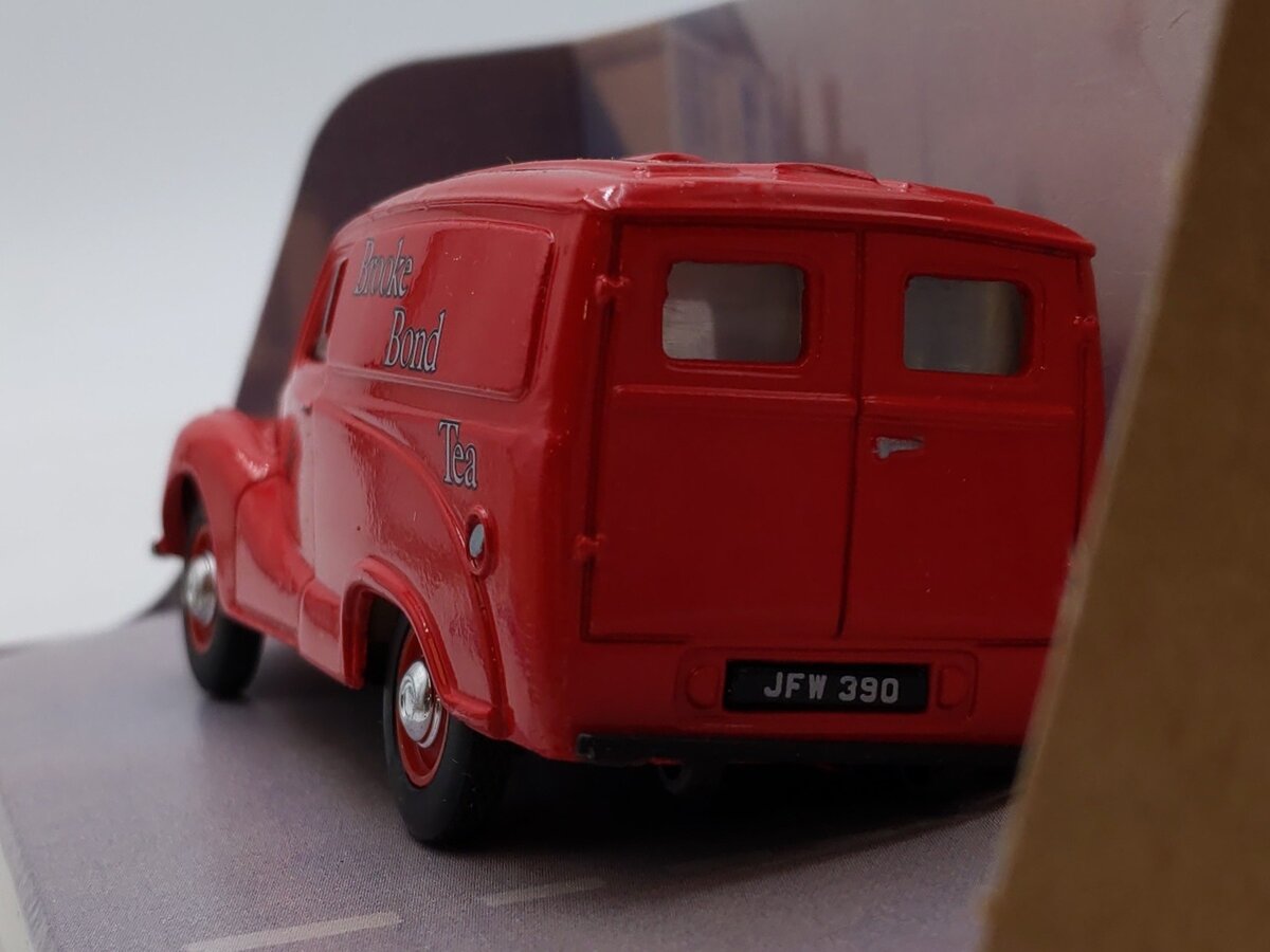 Matchbox The Dinky Collection DY-15B 1:43 Scale 1953 Austin A40 LN/Box