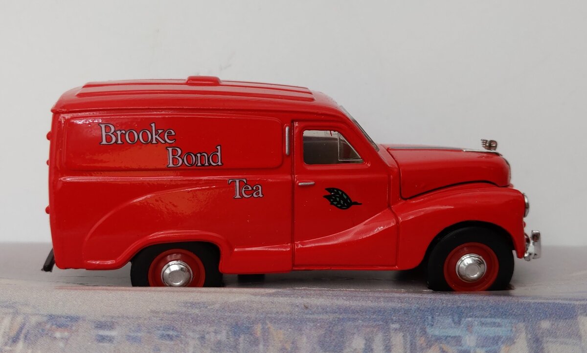 Matchbox The Dinky Collection DY-15B 1:43 Scale 1953 Austin A40 LN/Box
